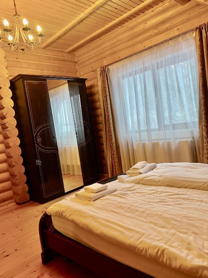 Chalet Four Seasons Villa Татарив Екстериор снимка