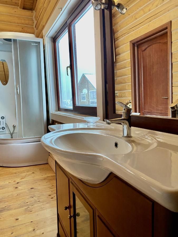 Chalet Four Seasons Villa Татарив Екстериор снимка